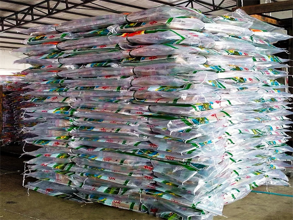 盖货防雨彩条布生产厂家-专业供应工地/仓库/物流用加厚篷布